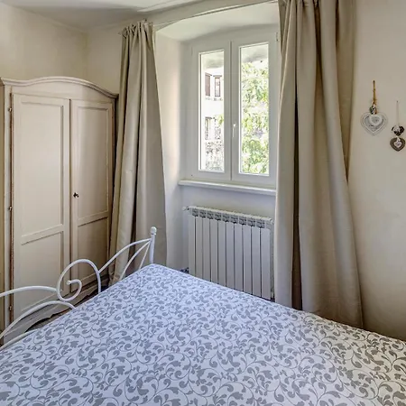 Quiet Boutique Garage Nearby - Le Bicocche Di Joyce - Apartamento *
