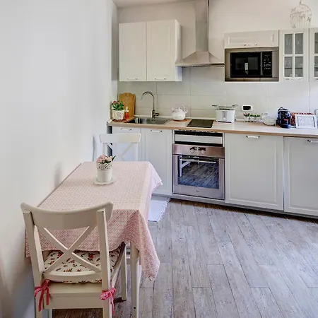 Apartamento Quiet Boutique Garage Nearby - Le Bicocche Di Joyce - *