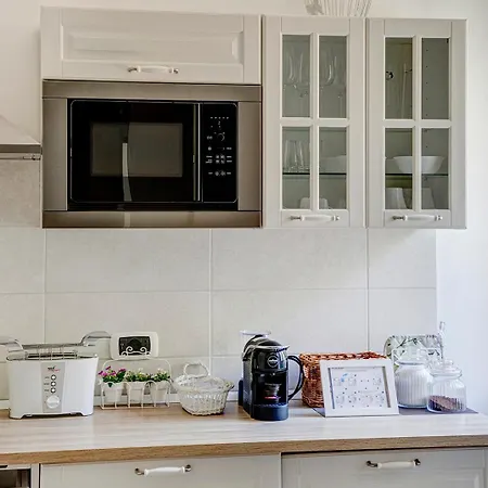 Apartamento Quiet Boutique Garage Nearby - Le Bicocche Di Joyce - *