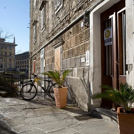 Quiet Boutique Garage Nearby - Le Bicocche Di Joyce - Trieste