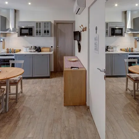 Bicocche Di Joyce - Central - Quiet - Fast Check In - Wifi Veloce - Parcking Vicino * Triëst