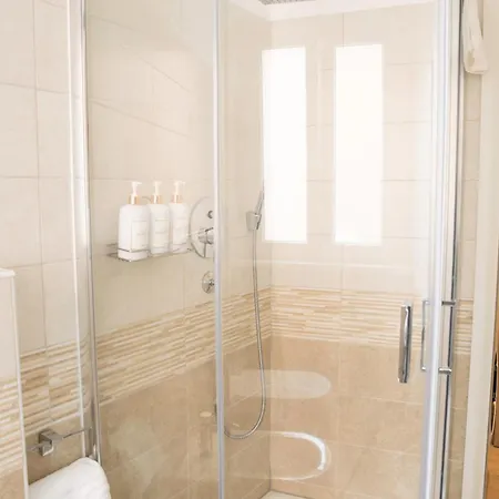 Apartamento Quiet Boutique Garage Nearby - Le Bicocche Di Joyce - *